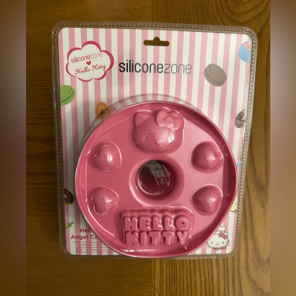 NEW Hello Kitty Silicone Angel Food Cake Mold NEW in SEALED Package